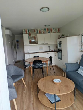 ARBI'ZEN ,appartement de 44m2, 2 chambres et terrasse ,classé 3 étoiles, à 3kms de Bagnères de Bigorre, dans un cadre somptueux de 57 hectares, face à la chaîne des Pyrénées dans les résidences du Gol